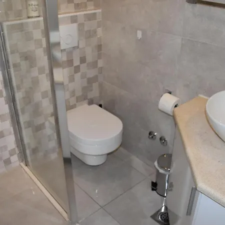 Sunny Summer دوبروفينك