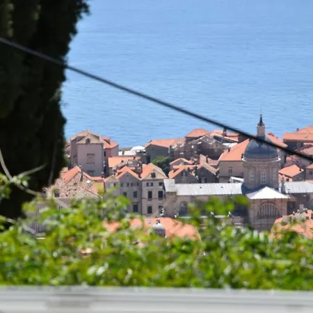 Sunny Summer Daire *