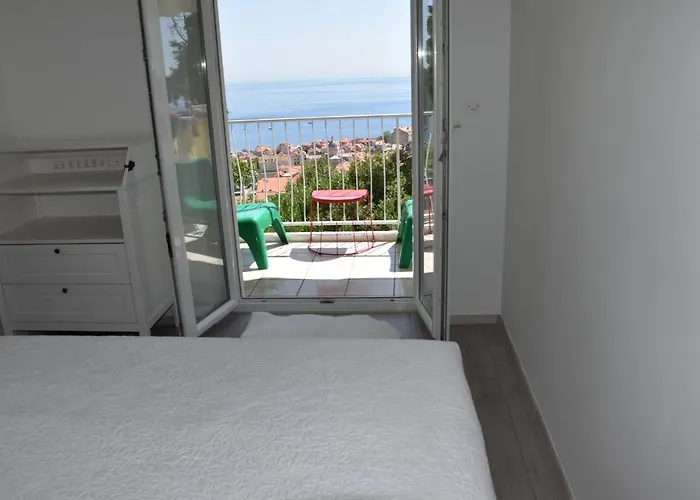 Sunny Summer Apartment